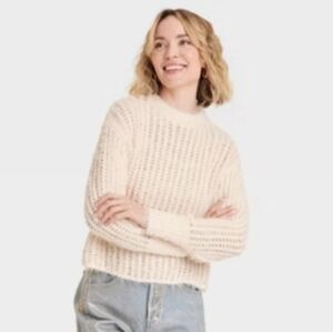 Universal Thread Cream Chunky Knit Crew Neck Sweater